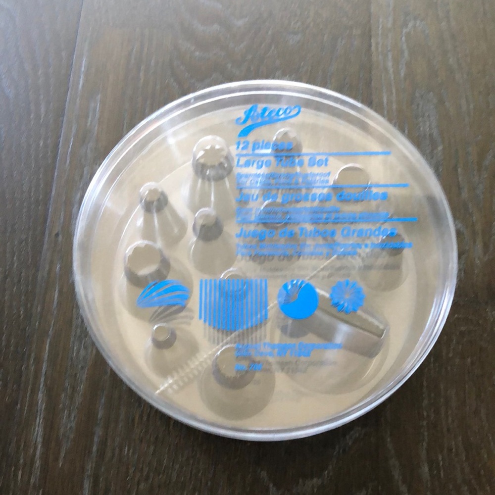 Ateco 12 Piece Cake Decorating Set